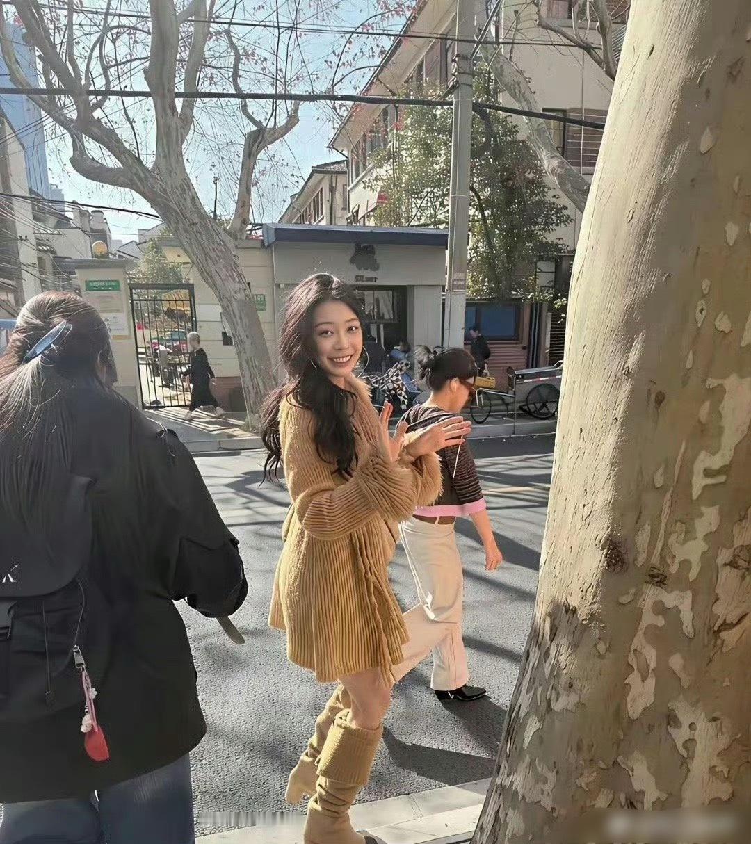 差点没认出来，真人比电视上漂亮一百倍！