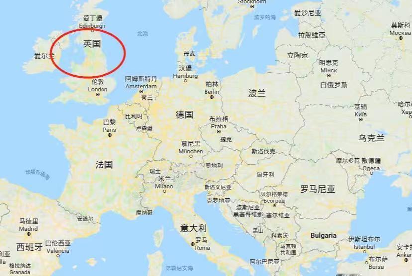 拿破仑和希特勒都犯了一个重大的战略错误。不是说不能进攻莫斯科，但必须分清轻重缓急