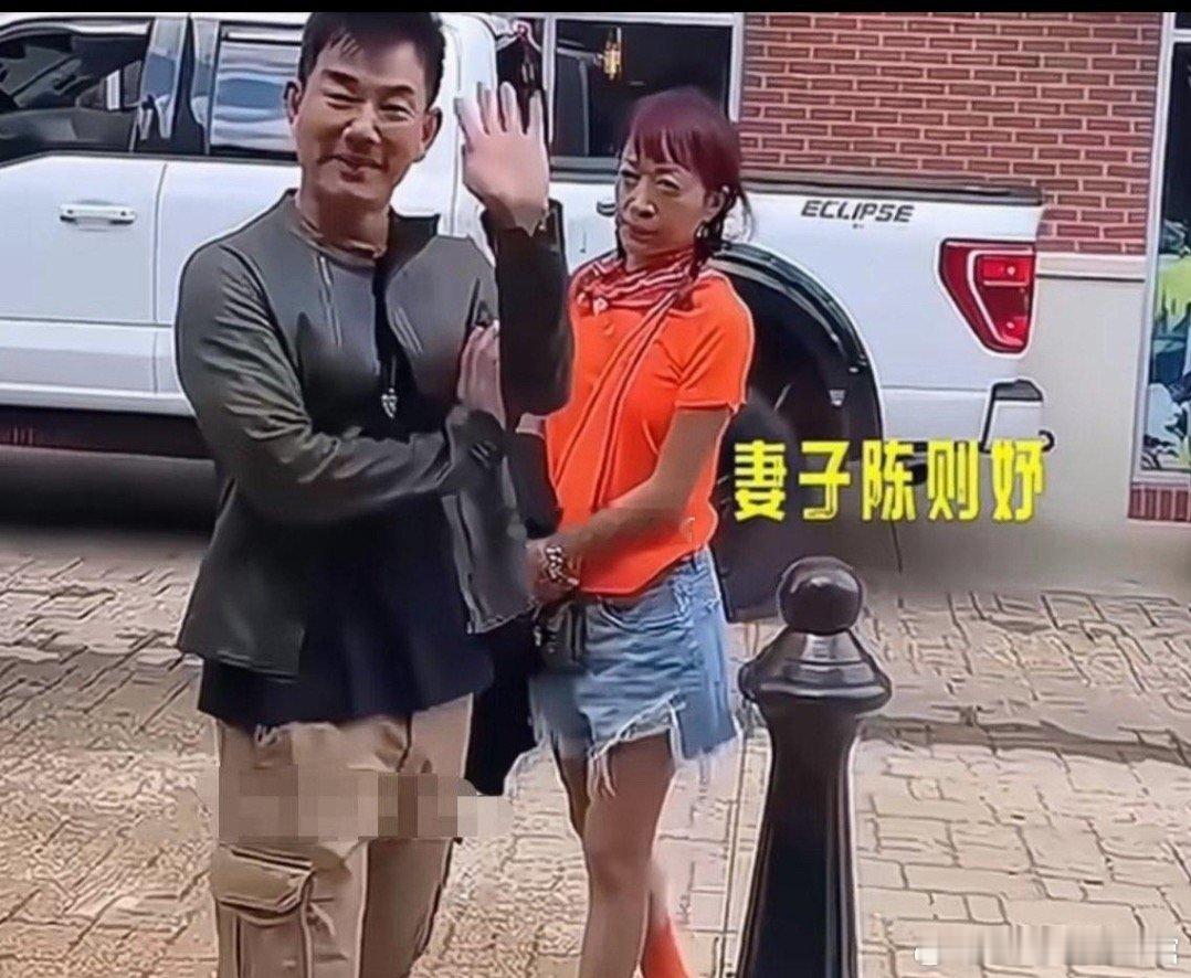 这居然是任贤齐的女儿，基因是完全遗传了妈妈的。