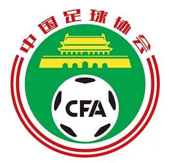 中国足协应该解散裁判委员会评议组，因为该委员会没有存在的价值和意义，他们既改变不