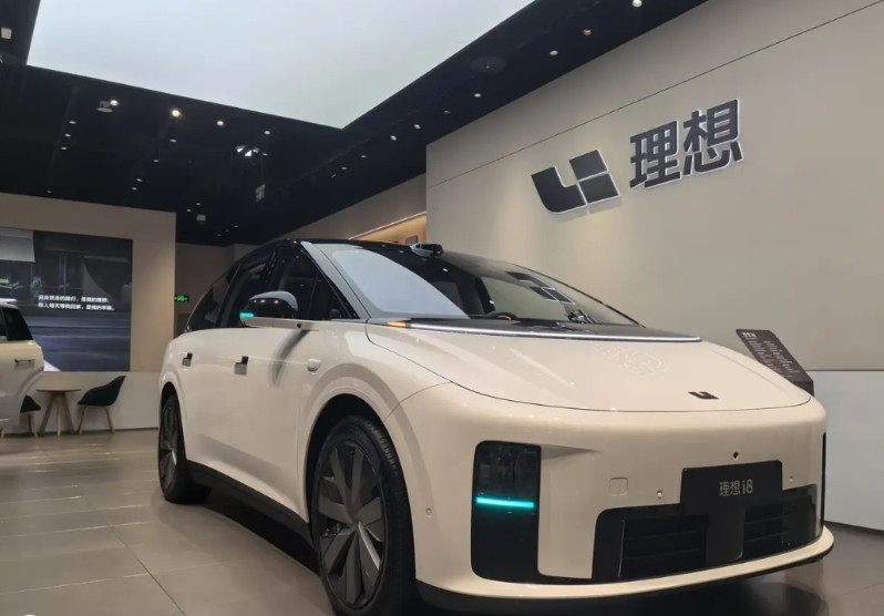 今天特意去看了看乐道L90和理想i8，还试驾了理想i8，乐道L90因为今天的试驾