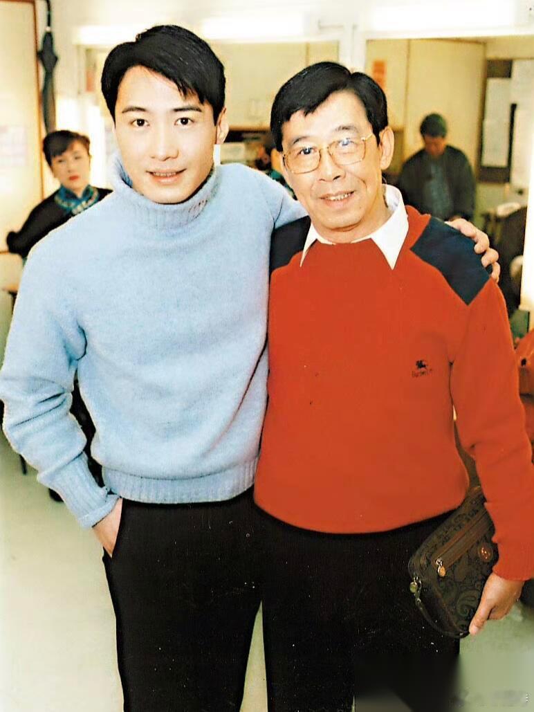胡枫这次破纪录的红馆演唱会，刘德华、张学友全都到场撑场，唯独干儿子黎明两场全程缺
