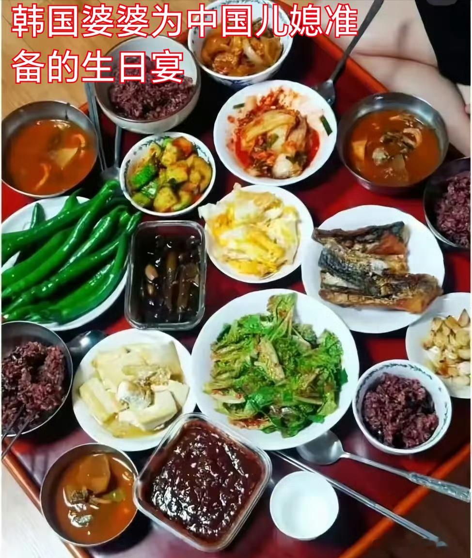 婆婆为儿媳准备的生日餐，你喜欢哪桌？