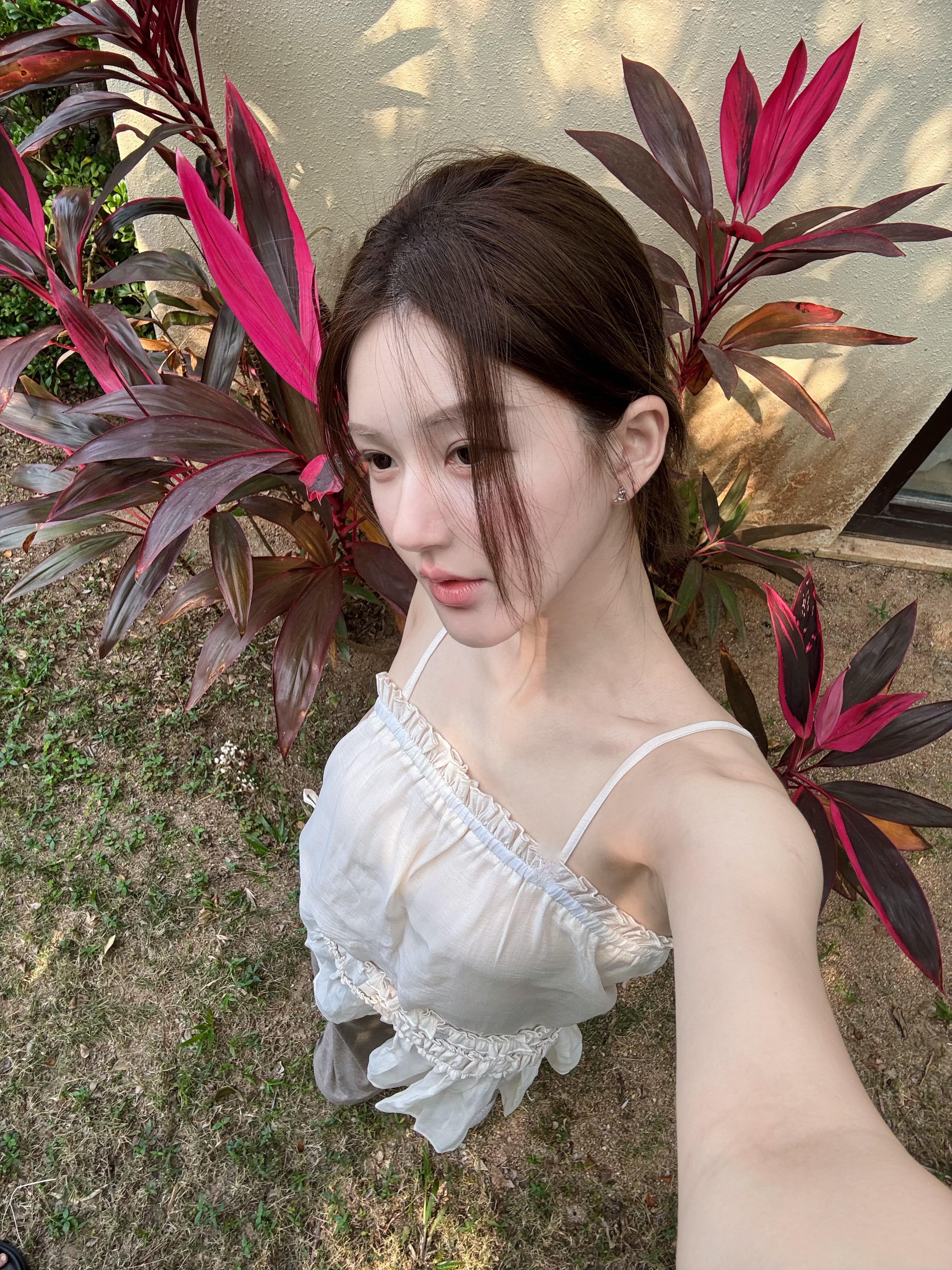 分享一些赵露思的新鲜生活照💐