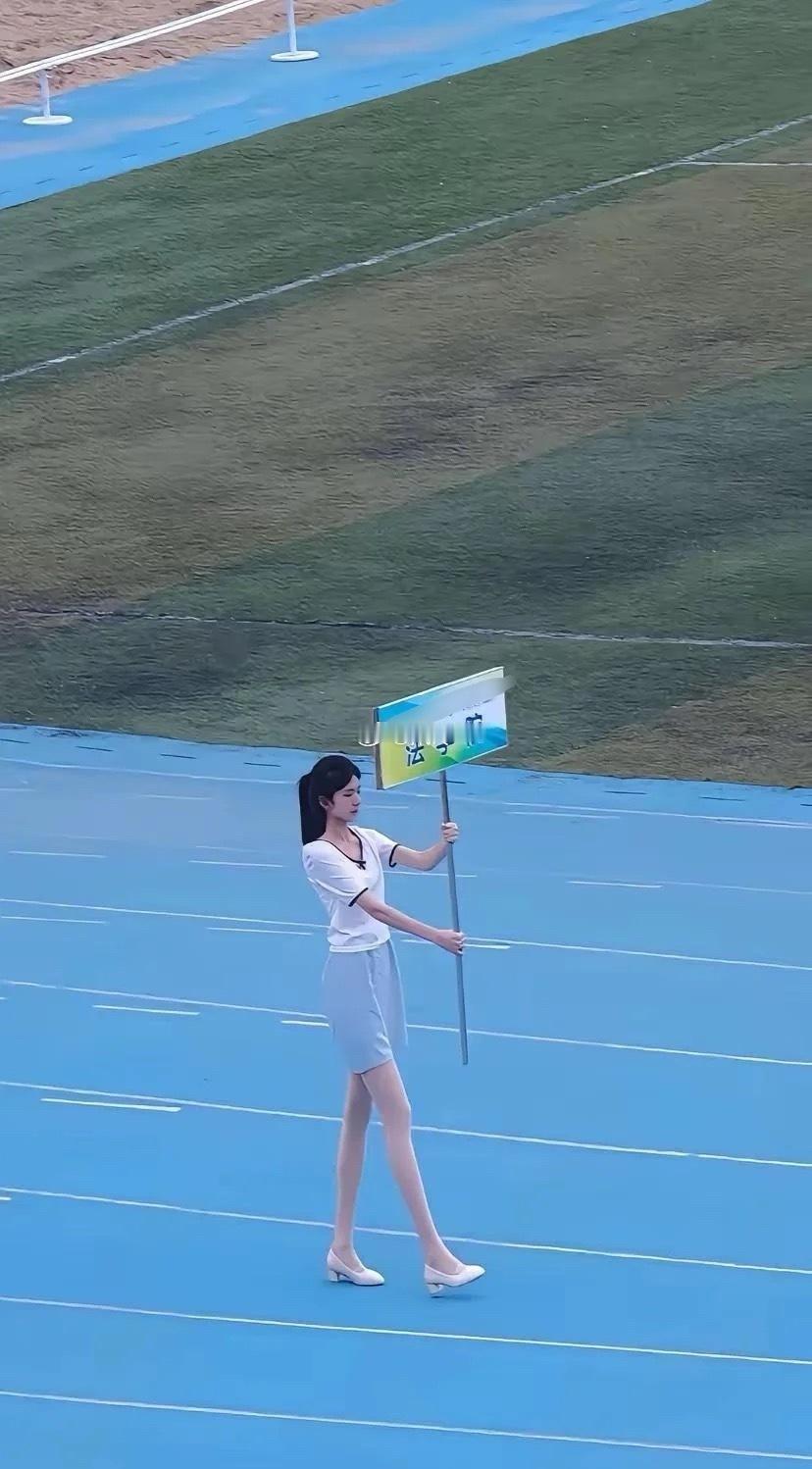 这妆造可以把学校给你了