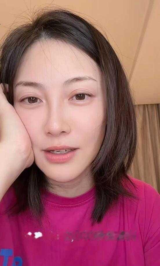 39岁朱锐炒股亏光70万，退圈向母亲要两千生活费39岁女演员朱锐自曝破产，多年