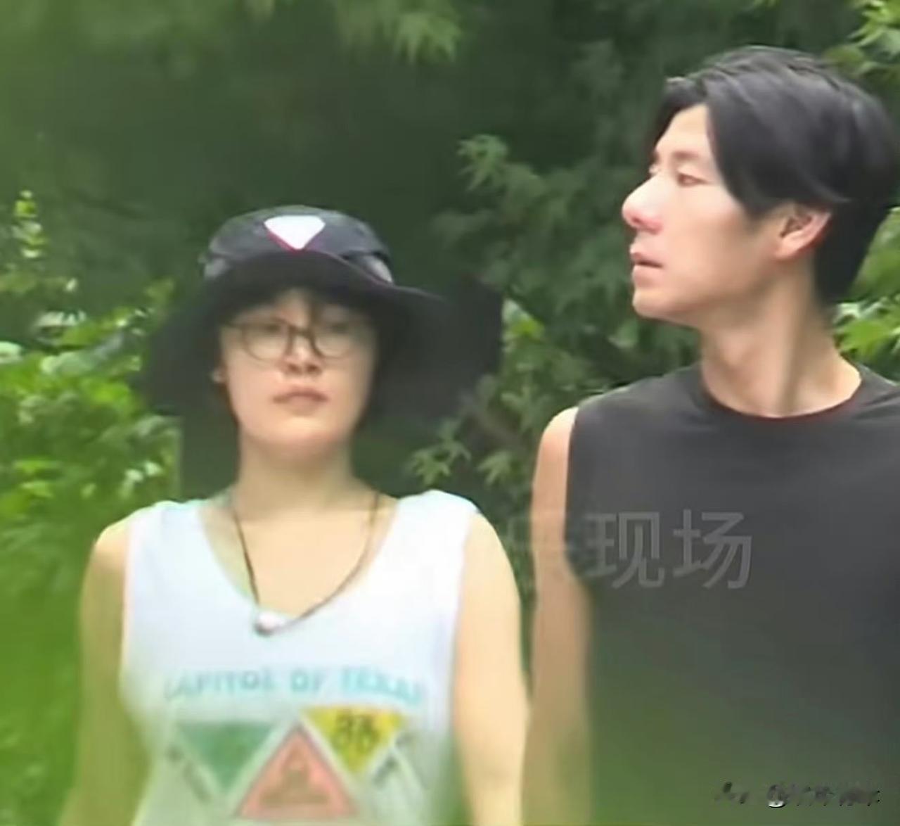 丑帅丑帅的蒋奇明因为炸裂演技爆火出圈，成为很多女生的男神，可他早就成家立业了，妻