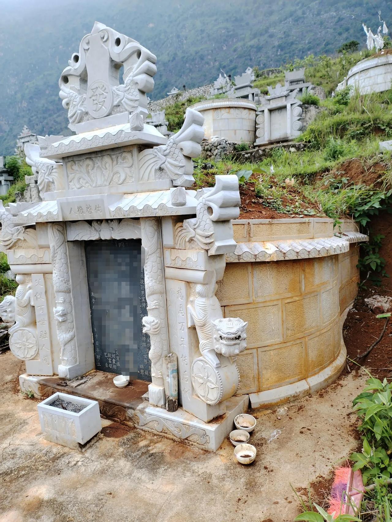 几千年的土葬，在理论上应该有几百亿座坟，但为啥山上的坟很少？其实大家不要被自