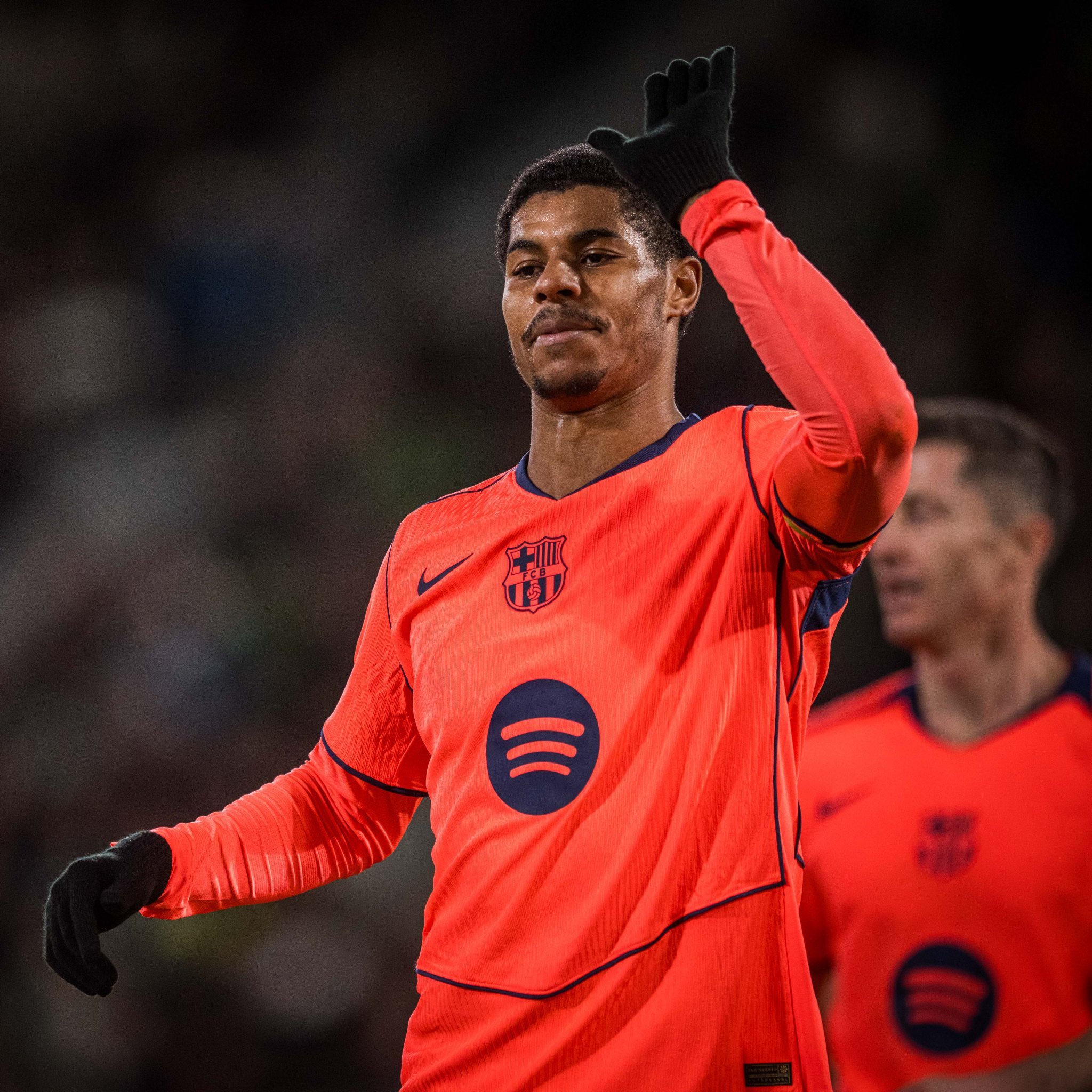 拉什福德本赛季进球助攻都上双，10球10助攻，是本赛季巴萨第6位进球上双的球员?