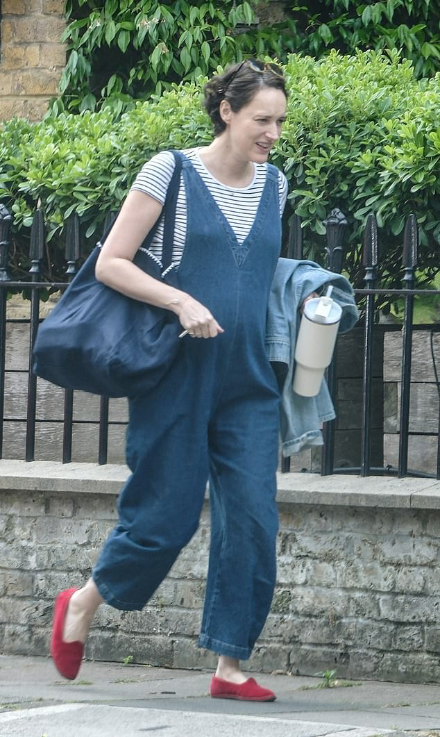 菲比怀孕WOW~~菲编怀孕了！PhoebeWaller-Bridge最新伦敦