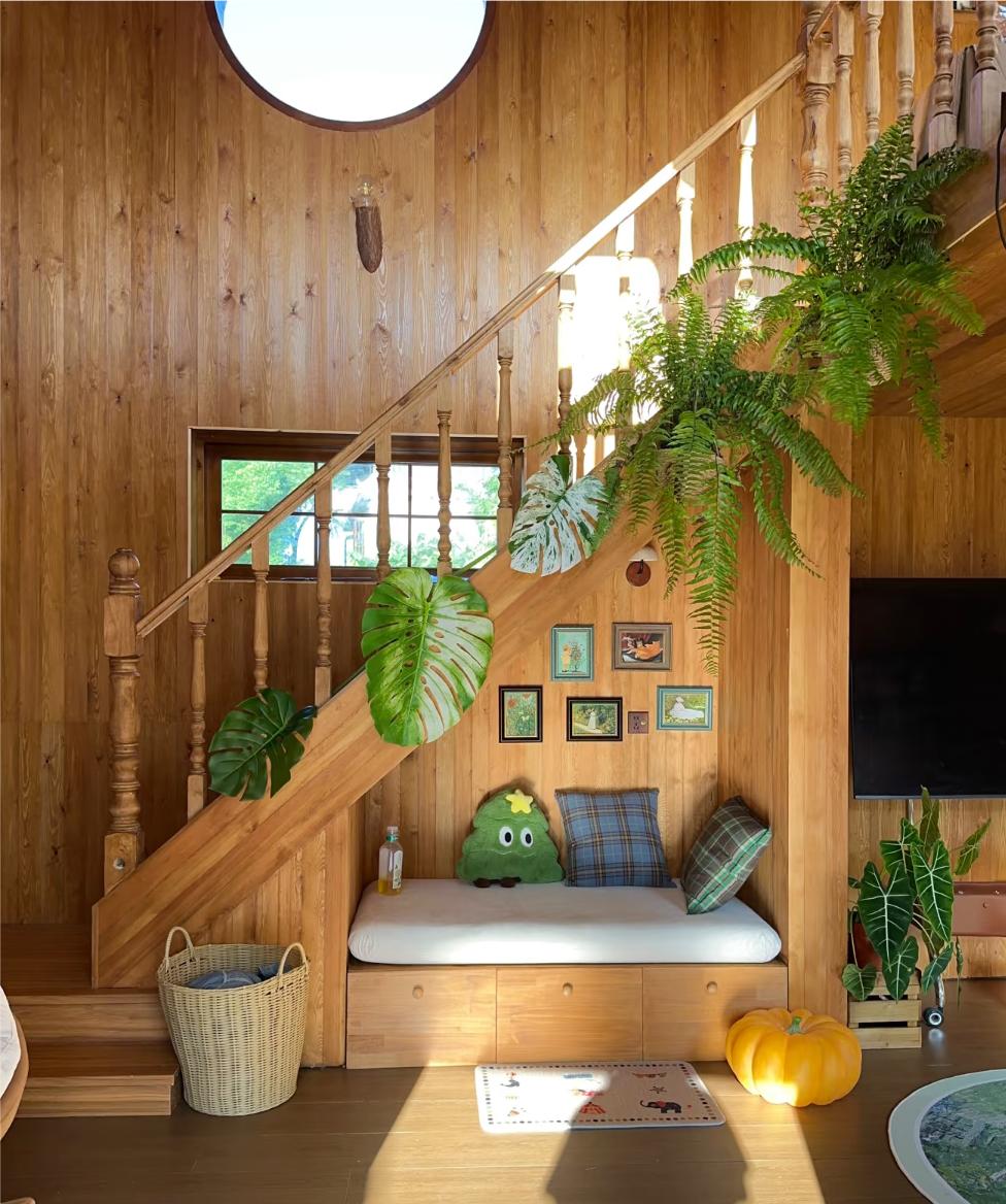 亲戚张嘴借钱，我直接转账五千，备注“不用还”。她手指悬在屏幕上没动，半晌才发