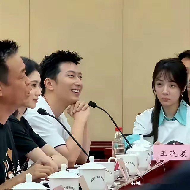 娱乐圈就是一场又一场的未解之谜！王晓晨何尝不是哪位既不承认也不否认恋情的女人？​