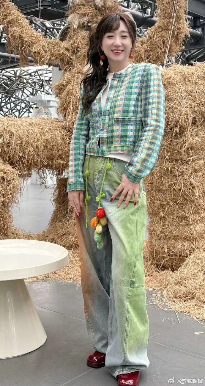 #傅首尔瘦了好多##傅首尔称还没新感情快手低龄化伪成人##女歌手因恐飞取消北京