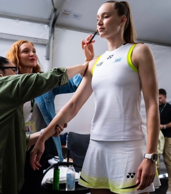 网坛风云更新一些莱巴金娜ElenaRybakina，金娜在印第安韦尔斯又拍摄