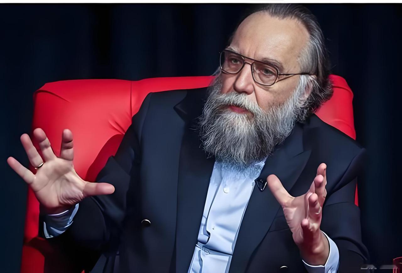 被称为普京国师的俄罗斯政治家杜金，近日对中方发出了警示，他表示，如果中国真的决定