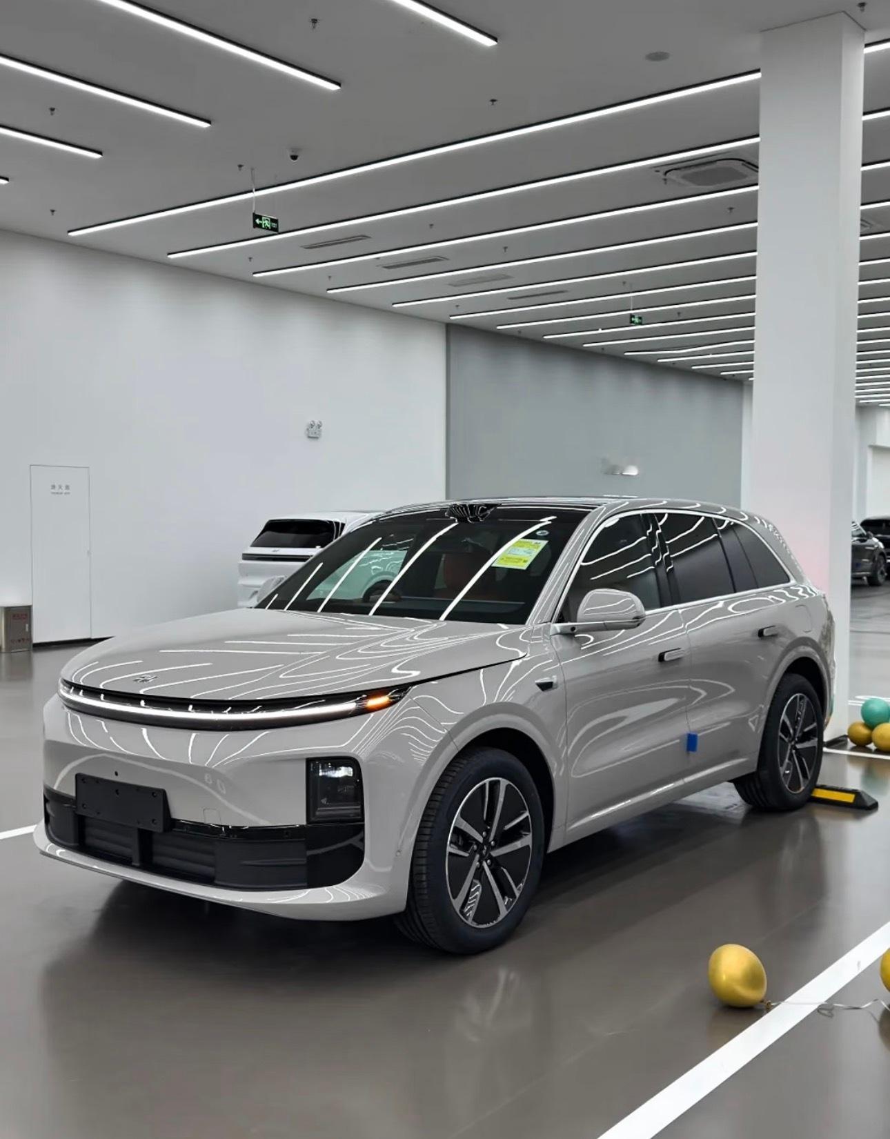 理想L6目前的政策是官方优惠33000元提车后我们后返2000元然后江苏提车还可