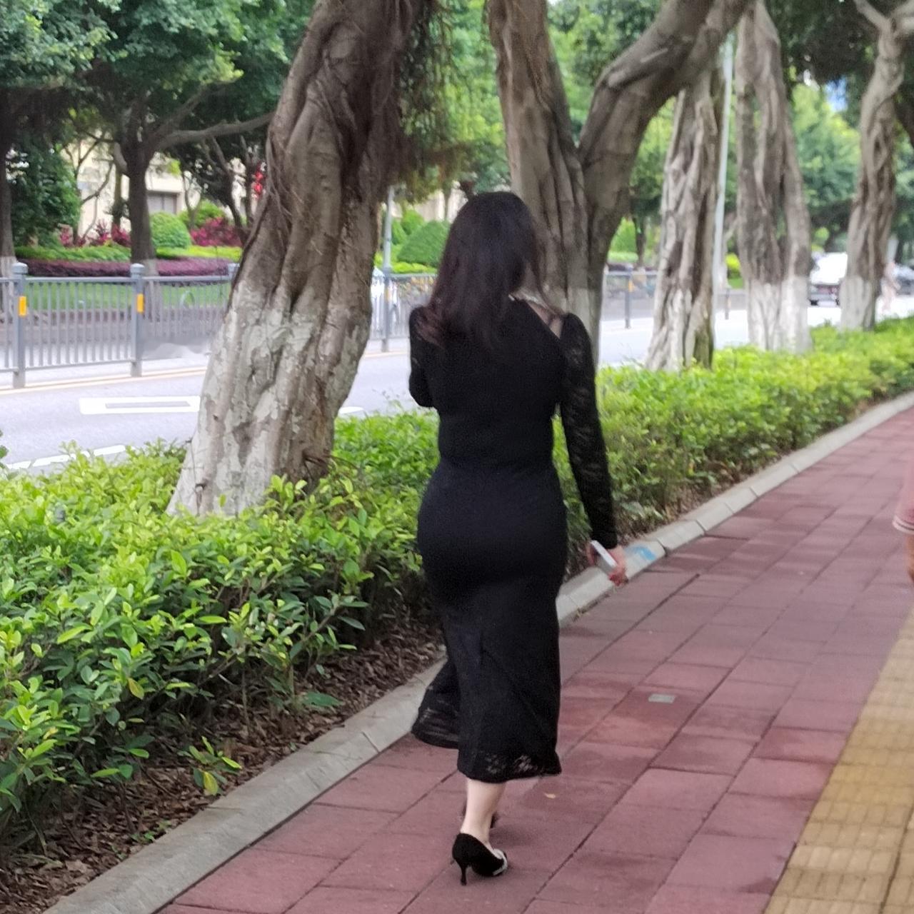 有人说：“女人都一样。”也有人说：“女人不一样。”其实，生理上的“一样”，