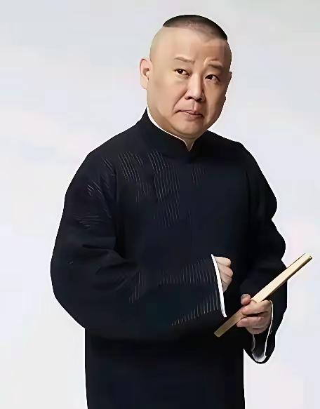 有人问，郭德纲改红歌，和何伟为土狗币做宣传，哪个更严重一些？郭德纲改歌词，并不