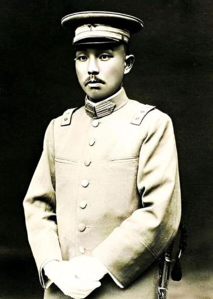 民国军阀里，最怪的要数川军。1923年，师长李剑鸣的部队被打散，他本人被活捉，押