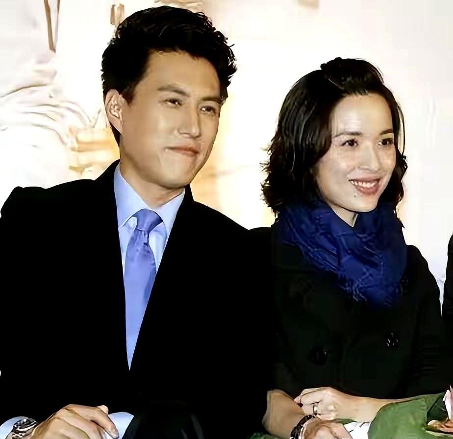 放着大把年轻未婚的姑娘不娶，偏偏把二婚的女人宠上天。很多人替那个常演精英霸总