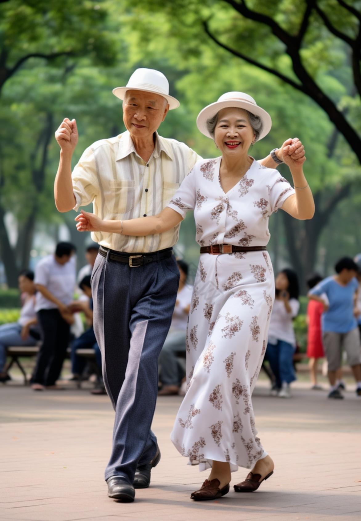 年轻人和拿高退休金的老人，为啥突然成了仇人？现在网上吵疯了：年轻人早C晚A