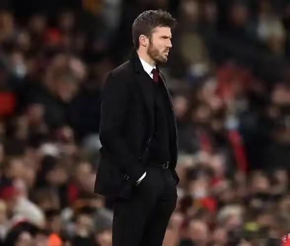 曼联多古缺阵，卡里克如何排兵布阵？多古可惜了，正是状态火爆的时候用力过猛腿筋受