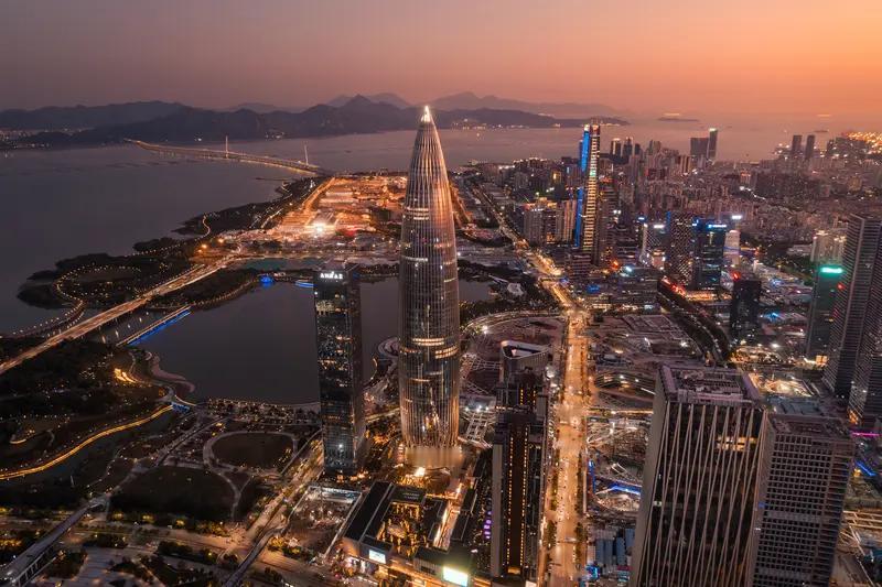 农民都洗脚入城了，见不到农民身影的大都市——深圳市！国内几百座城市