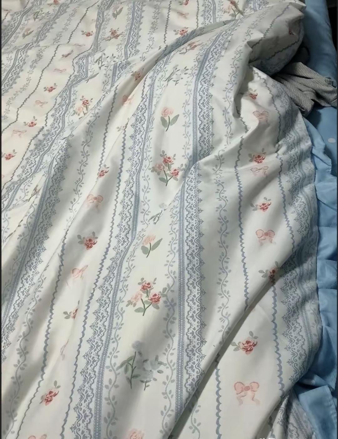 上海有个建议说床单被套该经常洗，夏天三天一换，冬天两周一换。可梅雨天衣服都晾不干