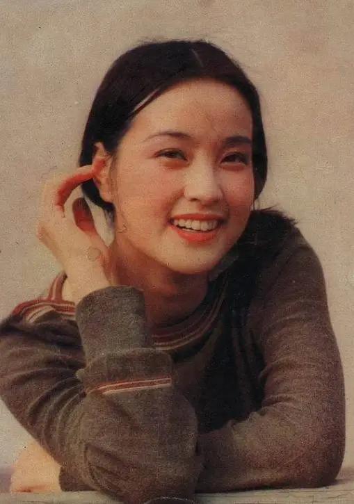 刘晓庆果然不是一般人，连自己的墓地都选好。就在北京近郊的天寿陵园，位置紧挨着她