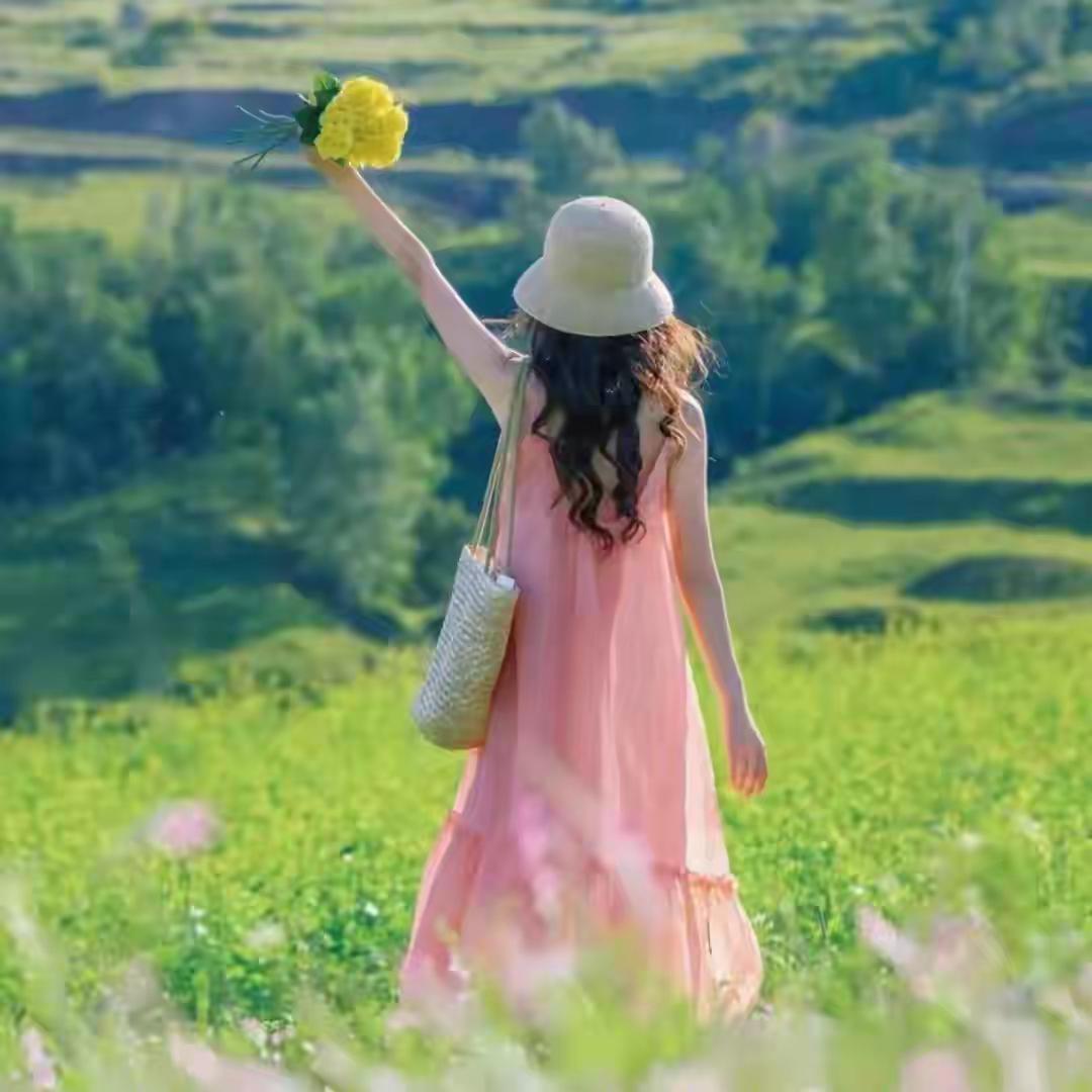 作家刘震云说：“人生是一个骗局，买车买房根本不是什么首要任务，及时行乐也不是，这