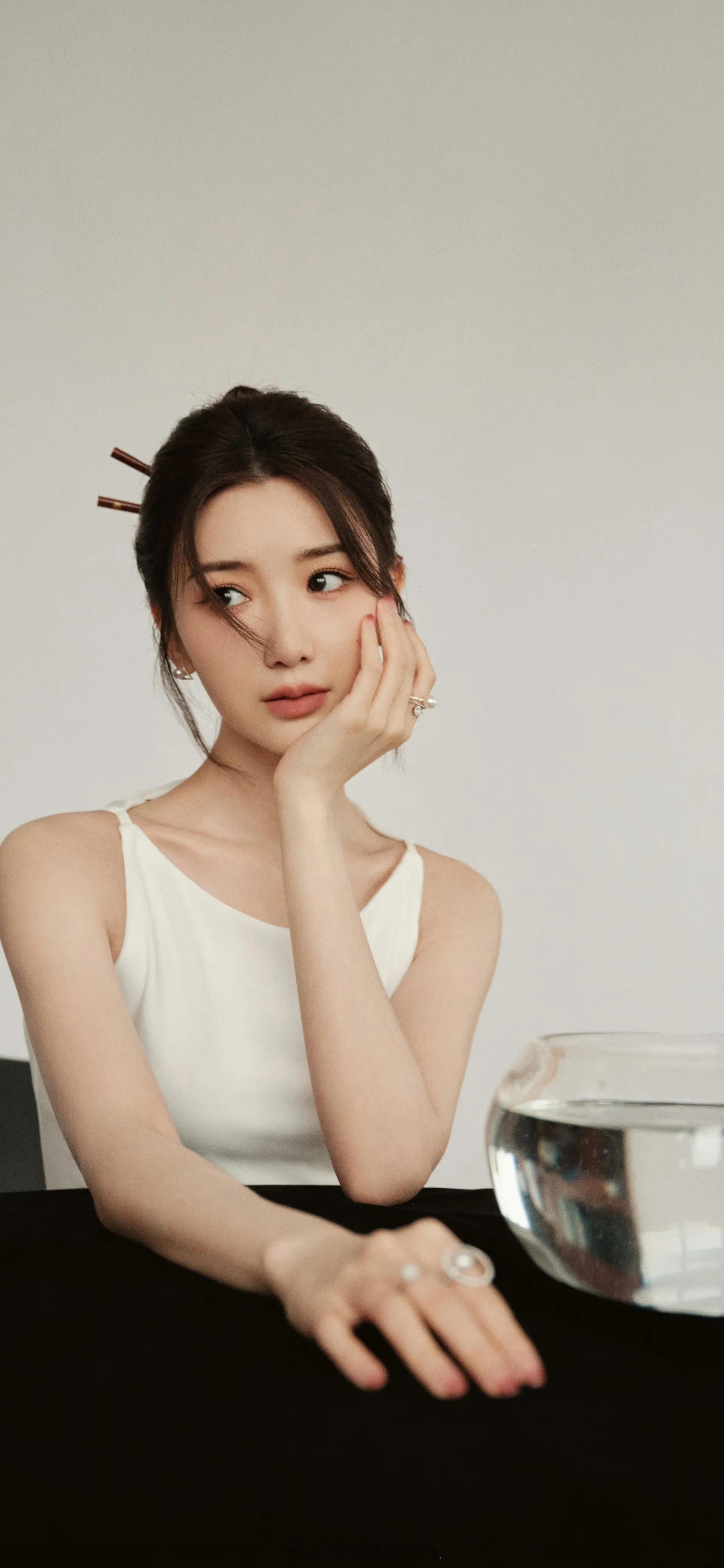 毛晓彤筷子盘发唯美浪漫写真