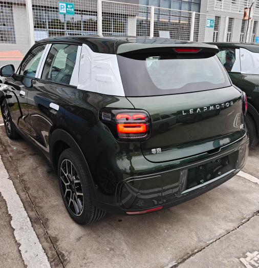 劝所有准备买代步车的人，先看零跑A10的内饰再决定