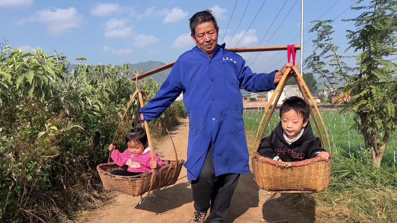 为什么有人敢生三孩，有的大学生连二孩都不敢？不是胆量问题，是现实的选择题经