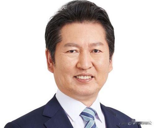 郑清来击败朴赞大，当选韩国执政党党首！在今天的共同民主党全党大会上，郑清来击败