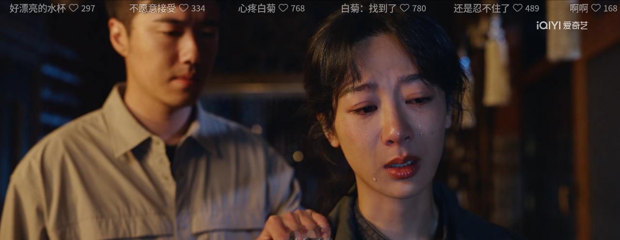 别被《生命树》骗了，那具遗骨根本不是多杰。那把刀，是凶手故意投喂给警方的诱饵，