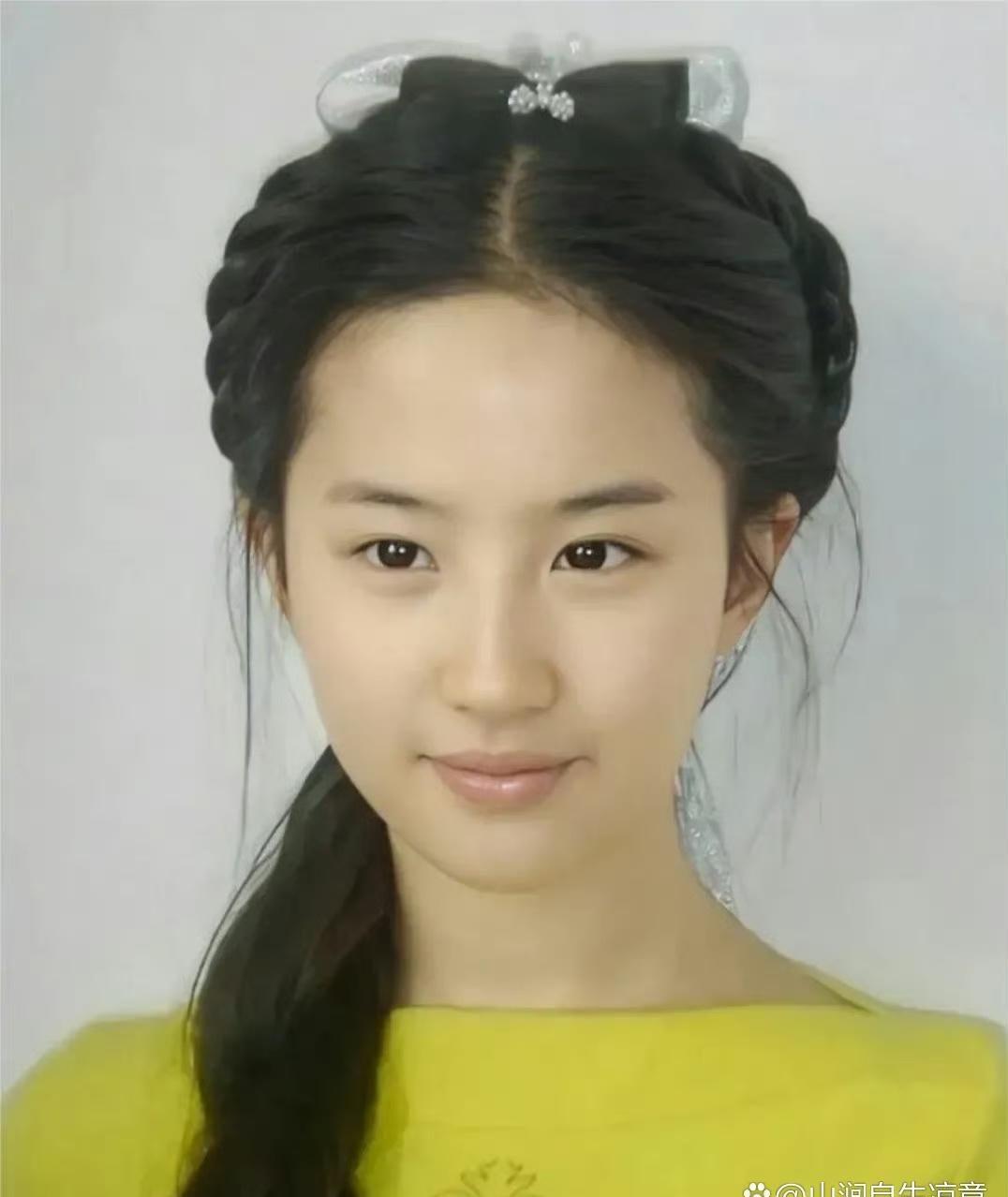 刘亦菲18岁时去面试小龙女拍摄的素颜照，这就是天选的小龙女吧！​​​