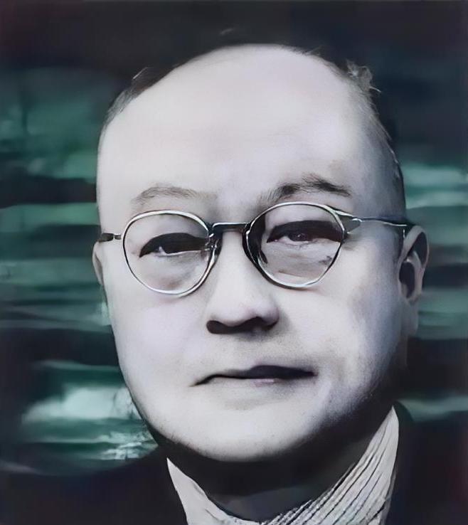 1945年，中统特务头子徐恩曾被蒋介石免去一切职务，他不甘寂寞，花四千两黄金开办