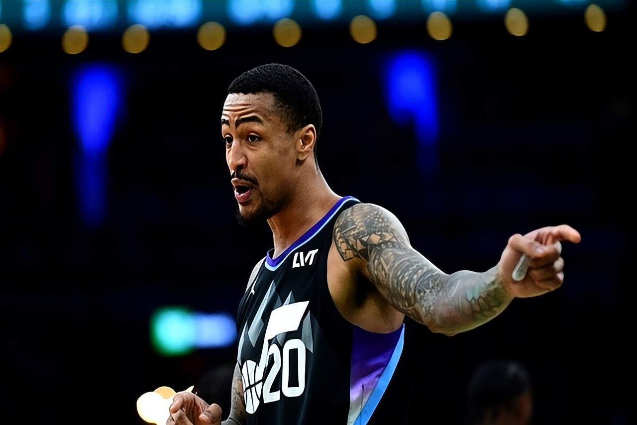 为什么柯林斯打球积极，态度也很好，进攻也有两把刷子，但是他上场球队整体效果却一直