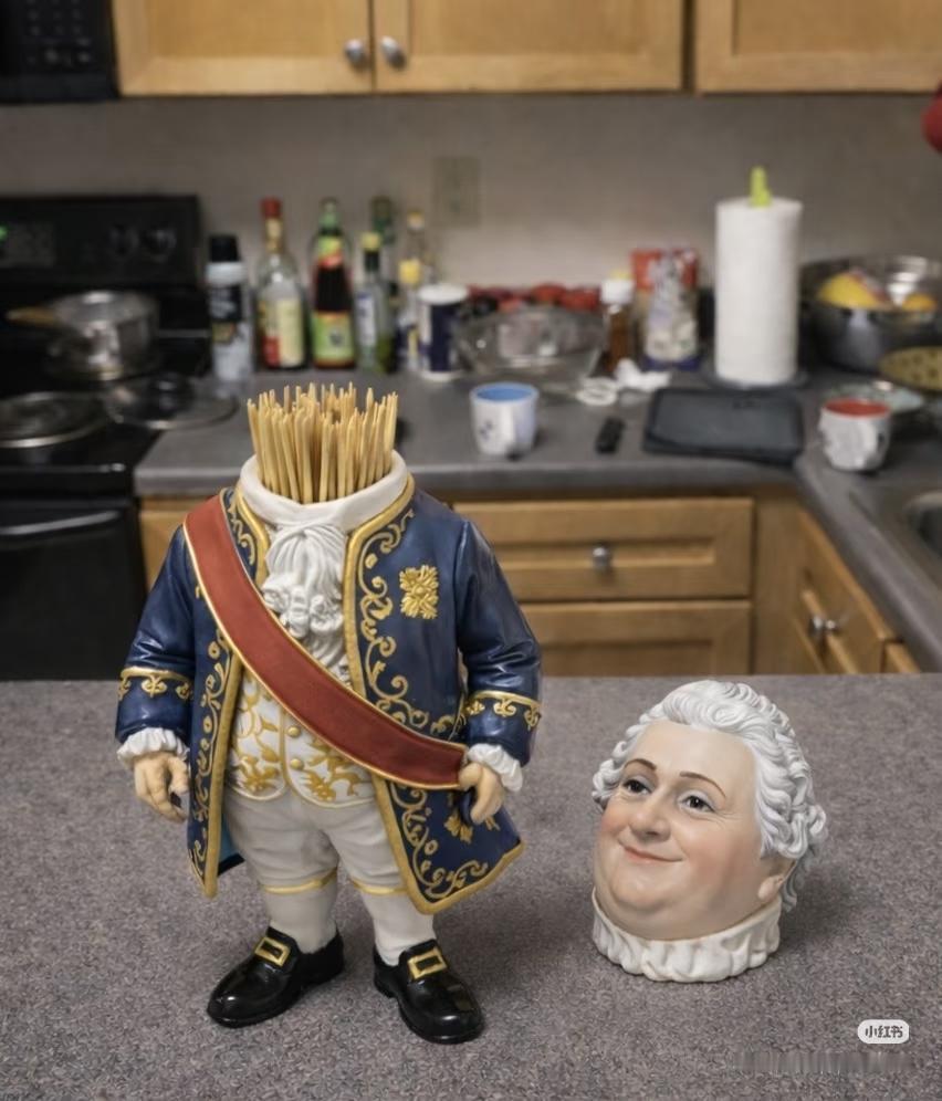 哈哈哈，路易十六版牙签盒[笑着哭]