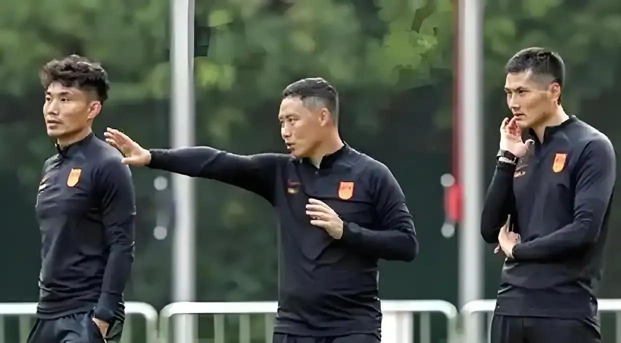 国家队中方教练3人组，邵佳一和陈涛都一战成名，2人都成了中超俱乐部主教练，而且都