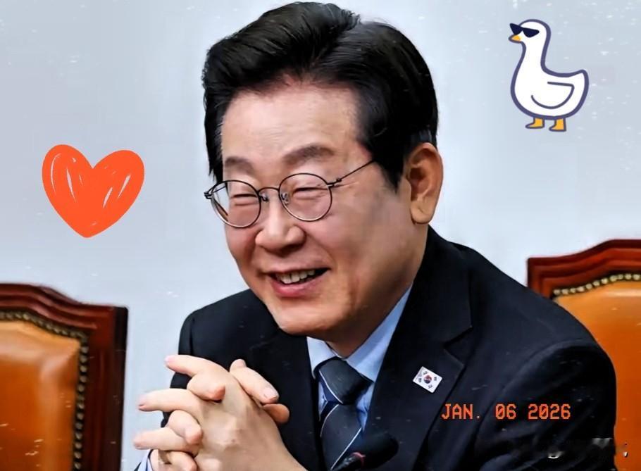 正因为李在明的高情商为这次成功出色的出访中国打下了牢固的基础！记得他在专访时，被