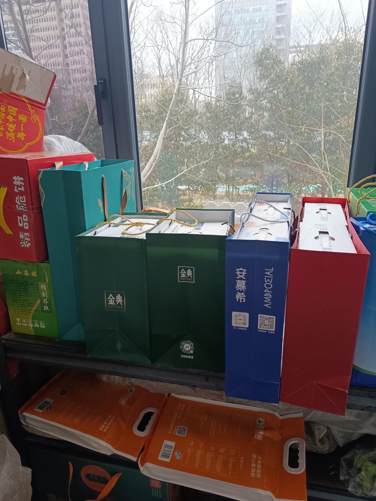 过年的烦恼大家发现没有，现在过年都很烦，年轻人也不愿意走亲戚，老年人也不喜欢