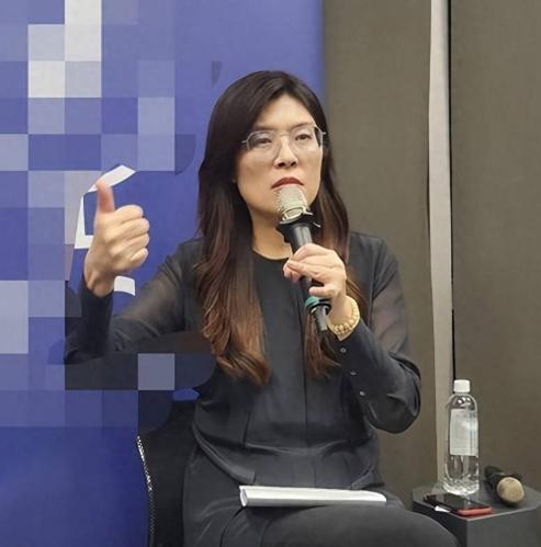 郑丽文又出高招，“弹劾赖清德”公听会前夕，选派张亚中参会！党内公听会这