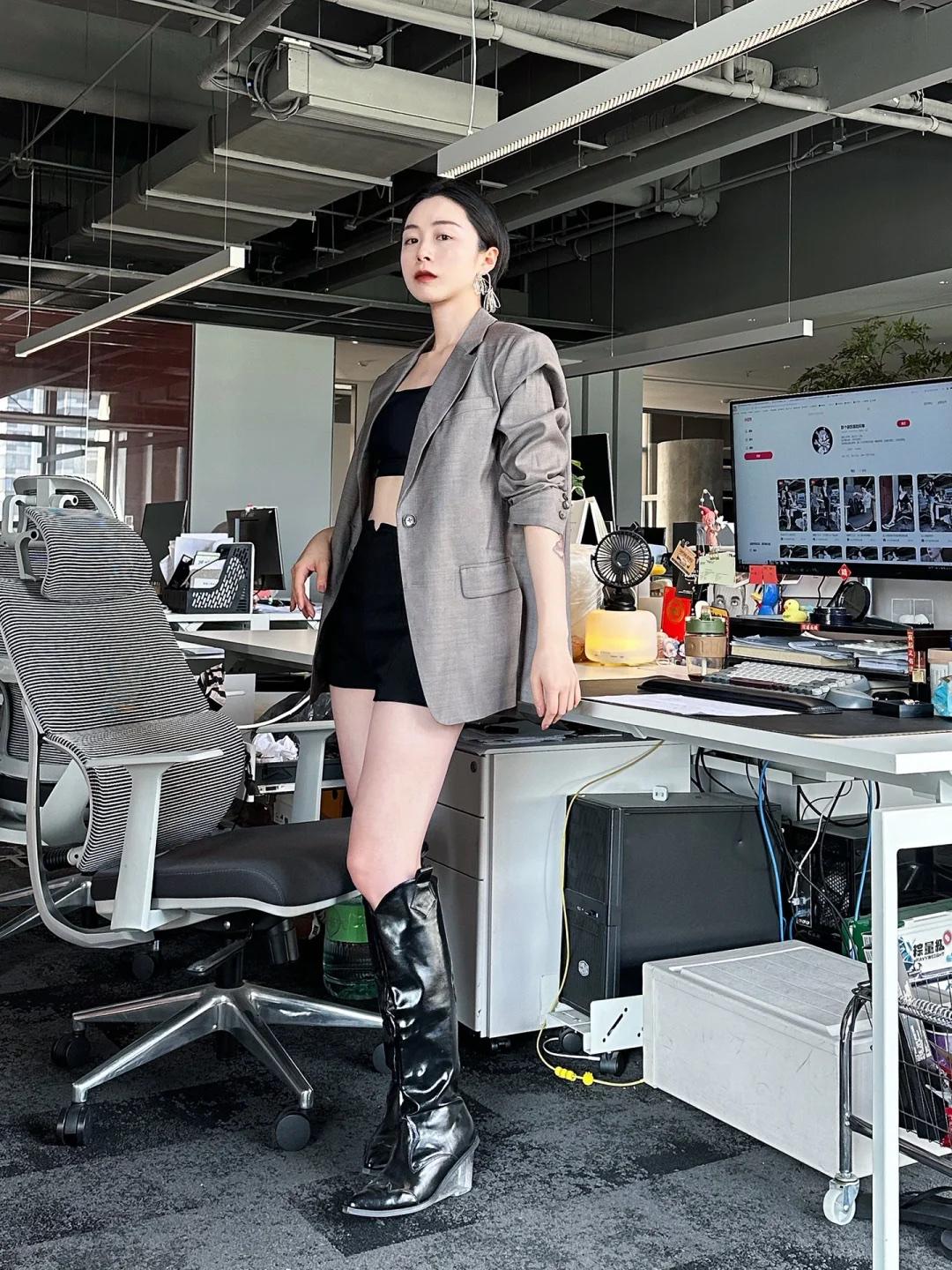 分享美女穿搭服饰