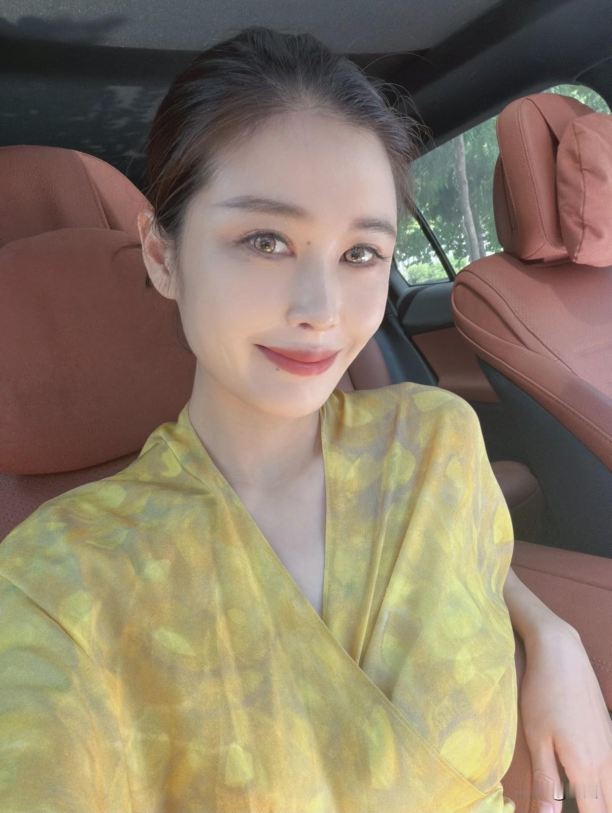 你见过最美的女生是什么样子心地善良，从内而外散发温暖。