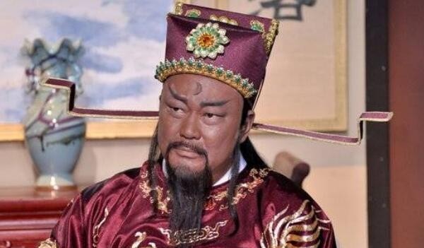 1062年，包拯去世，出殡当天发生了一件奇怪的事，原来，他临终时悄悄告诉女婿文效