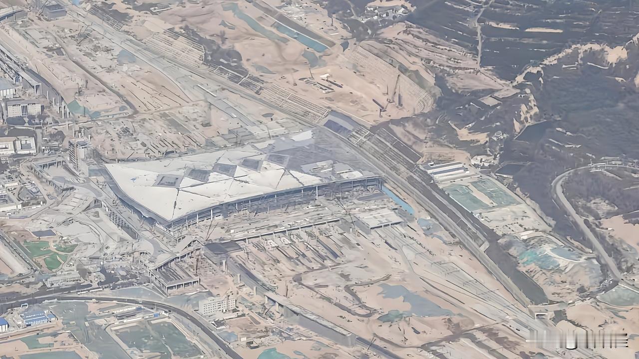 西安人期待已久的西安东站，建设工程已经开始接近尾声了。这个西安东站可是世界最大