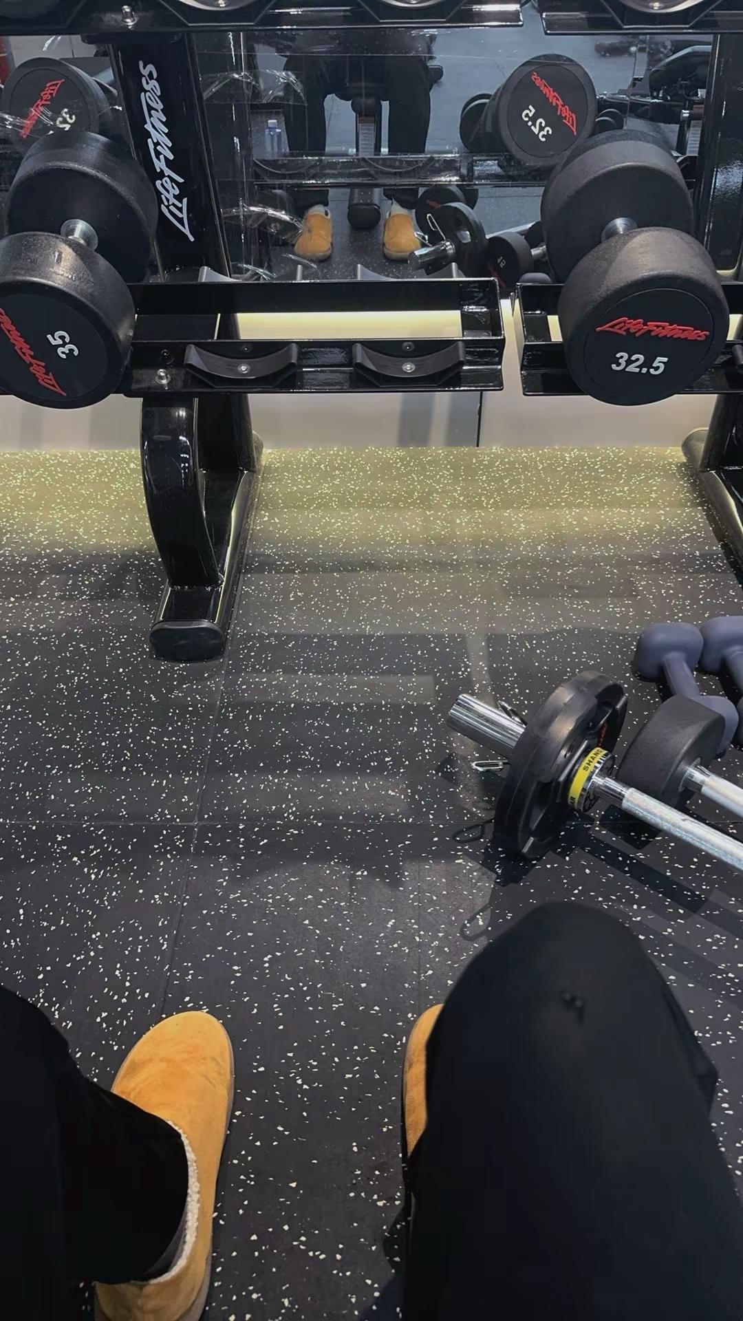 平淡生活偶有惊喜。摄影ootdcapper