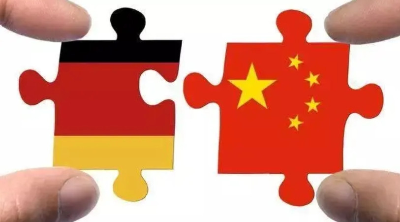西门子停止EDA服务，这是一个重大动向。西门子是德国公司，欧洲国家除了荷兰ASM