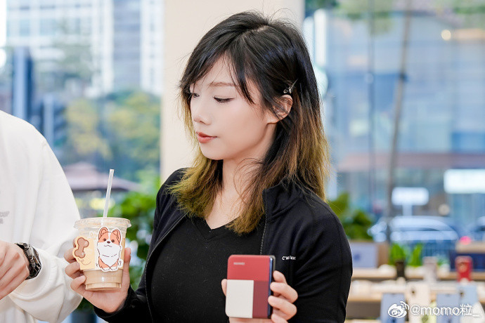 iPhone三款新机机模出炉看来苹果真要出阔折叠了还好我早就用过扩折叠了